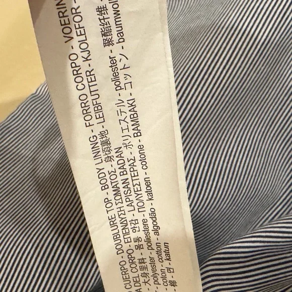 Zara Short Lined Trench Coat with Black Buttons size small EUC - Picture 6 of 6